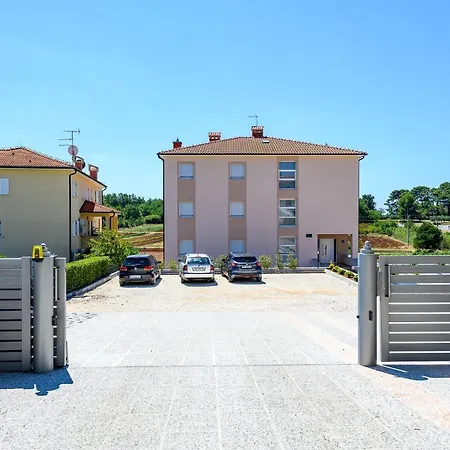 Stancija Amorozo 5 - N. 7 *