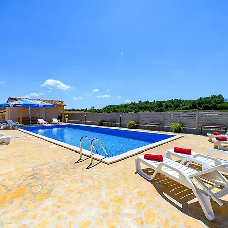 Stancija Amorozo 5 - N. 7 * Porec