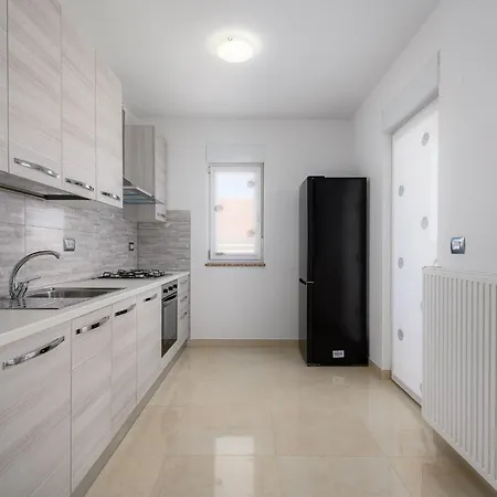 Stancija Amorozo 5 - N. 7 Porec