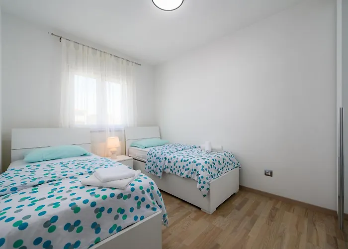 Stancija Amorozo 5 - N. 7 *