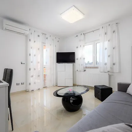 Stancija Amorozo 5 - N. 7 포레치