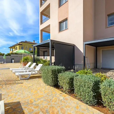 Stancija Amorozo 5 - N. 7 * ポレッチ